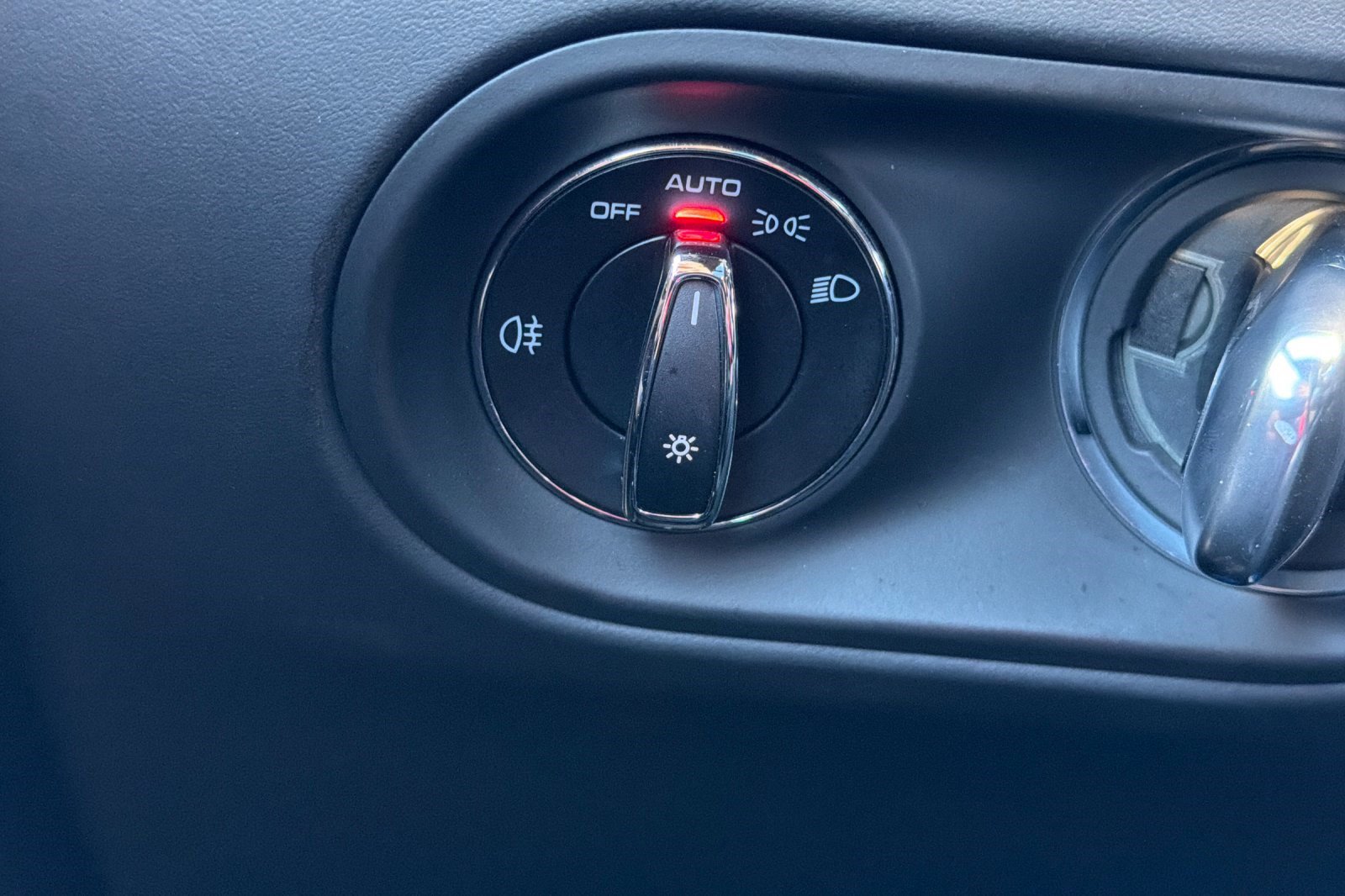 Used 2025 Porsche Macan GTS image 38