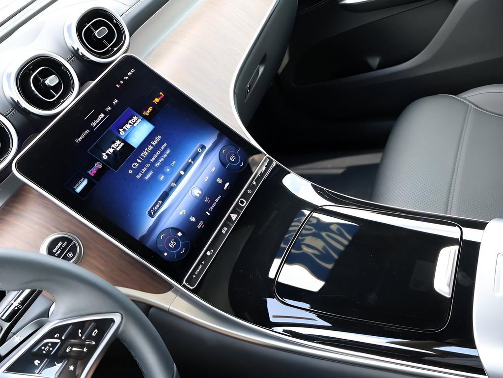 Certified 2025 Mercedes-Benz GLC 300 4MATIC image 21