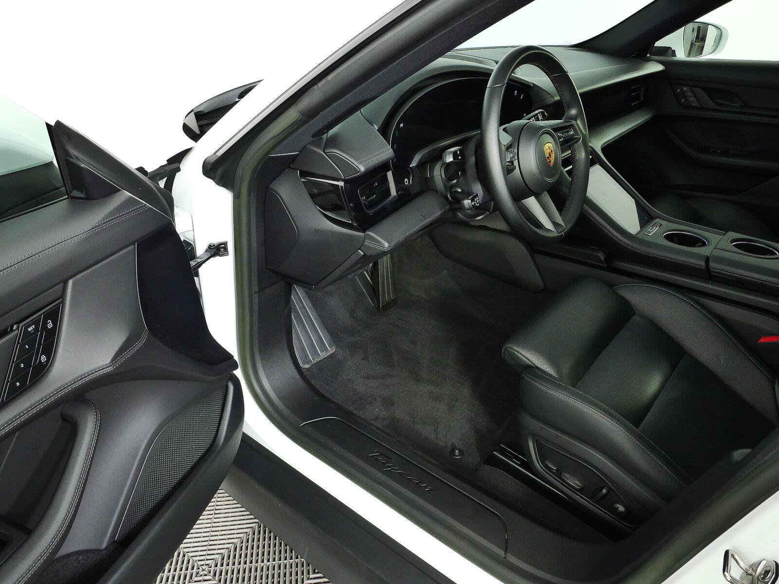 Certified 2023 Porsche Taycan RWD image 7