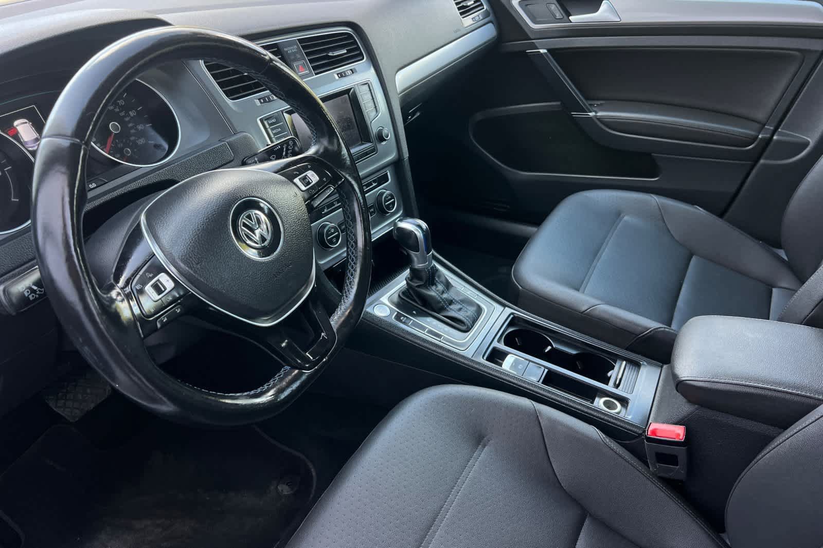 Used 2015 Volkswagen e-Golf SEL Premium FWD image 12