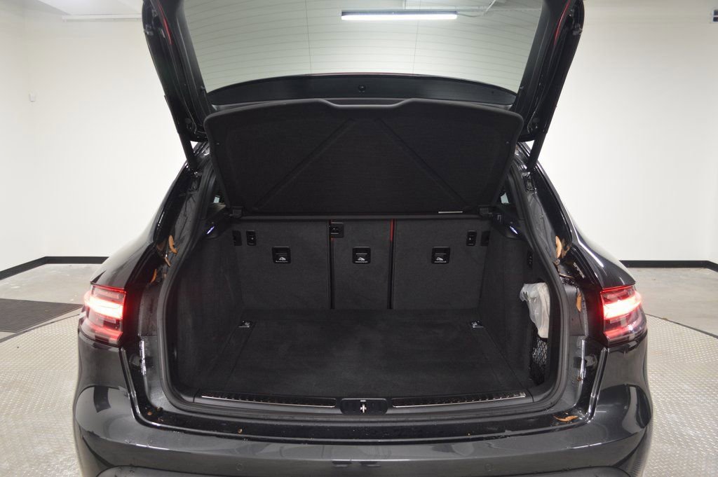 Certified 2025 Porsche Macan image 38