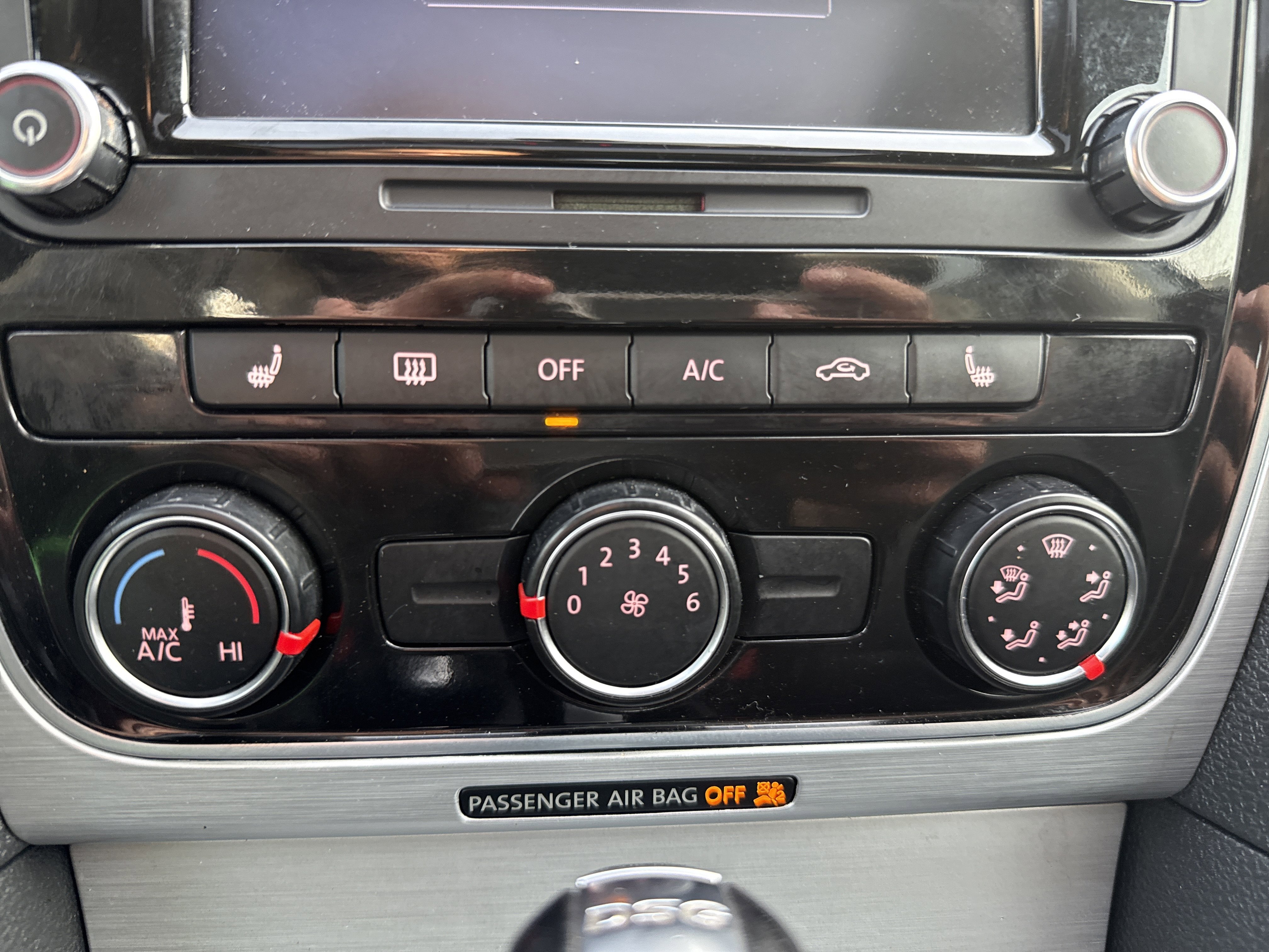 Used 2013 Volkswagen Passat TDI SE image 23