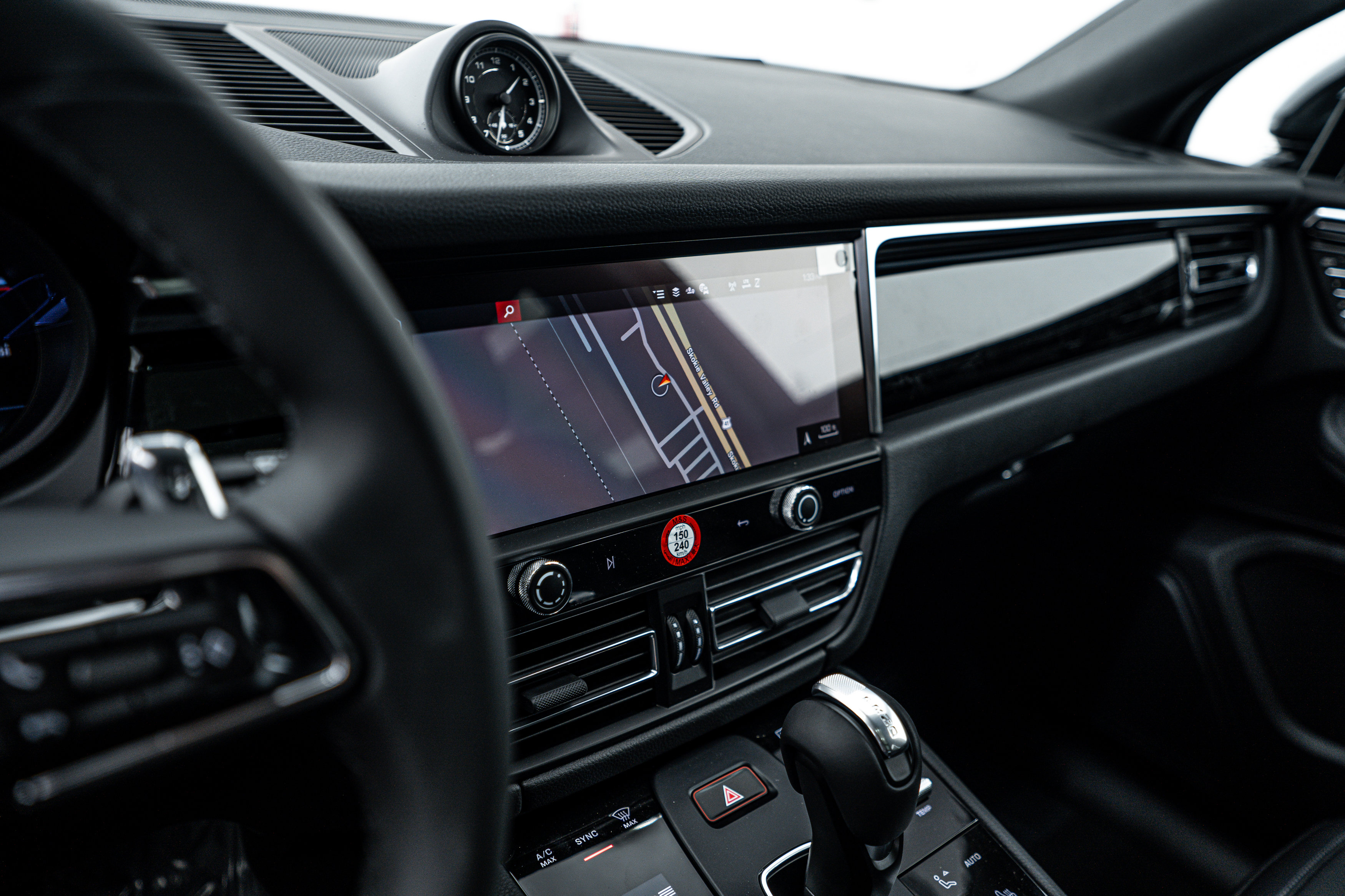 New 2025 Porsche Macan image 15