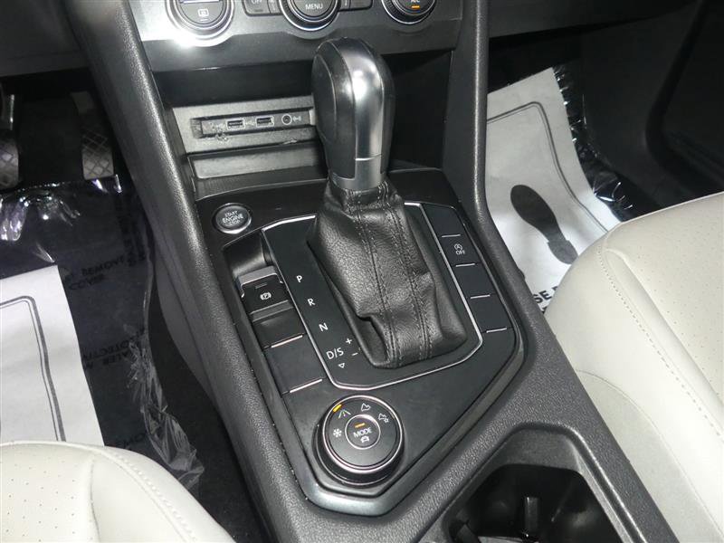 Used 2019 Volkswagen Tiguan SE w/ Panoramic Sunroof Package image 38