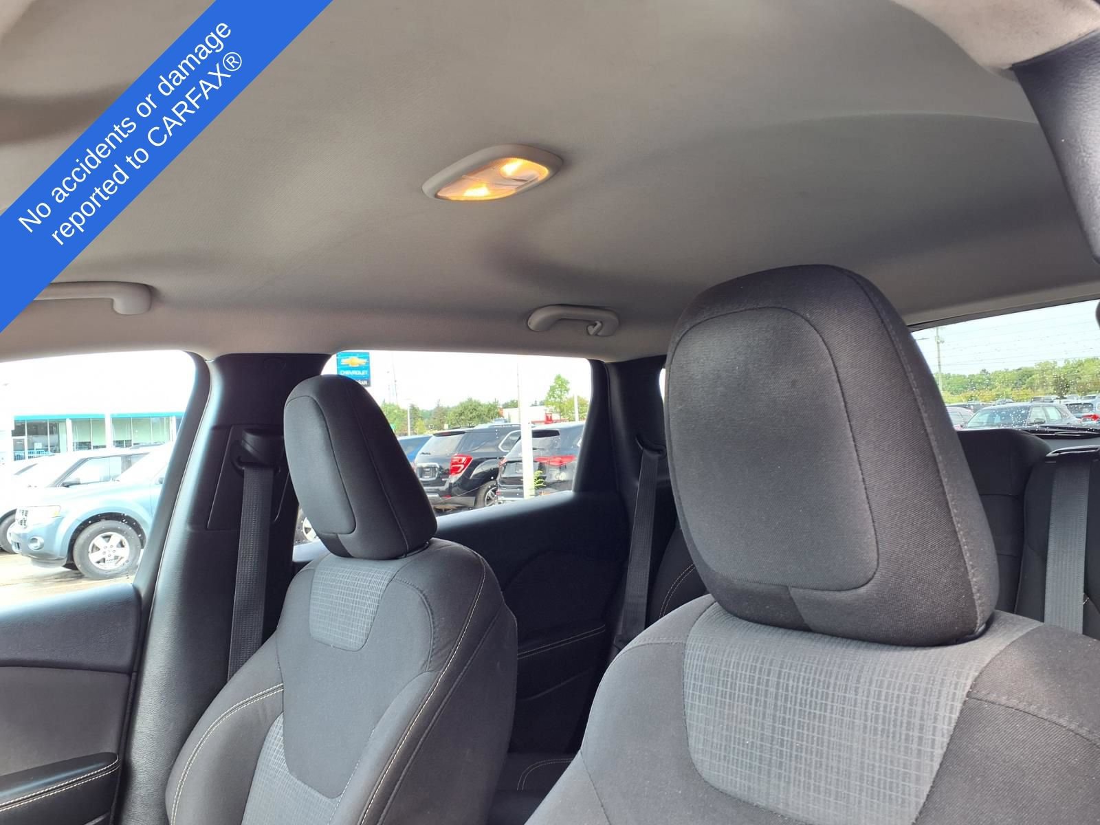 Used 2016 Jeep Cherokee Latitude w/ Cold Weather Group FWD image 19