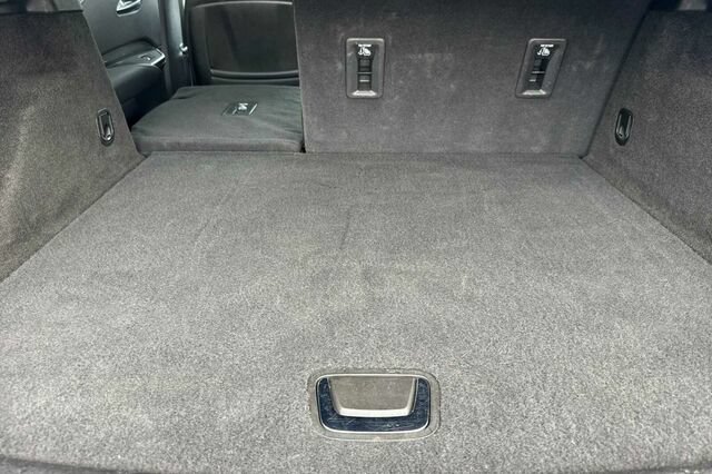 Certified 2025 Cadillac XT4 Premium Luxury FWD image 15