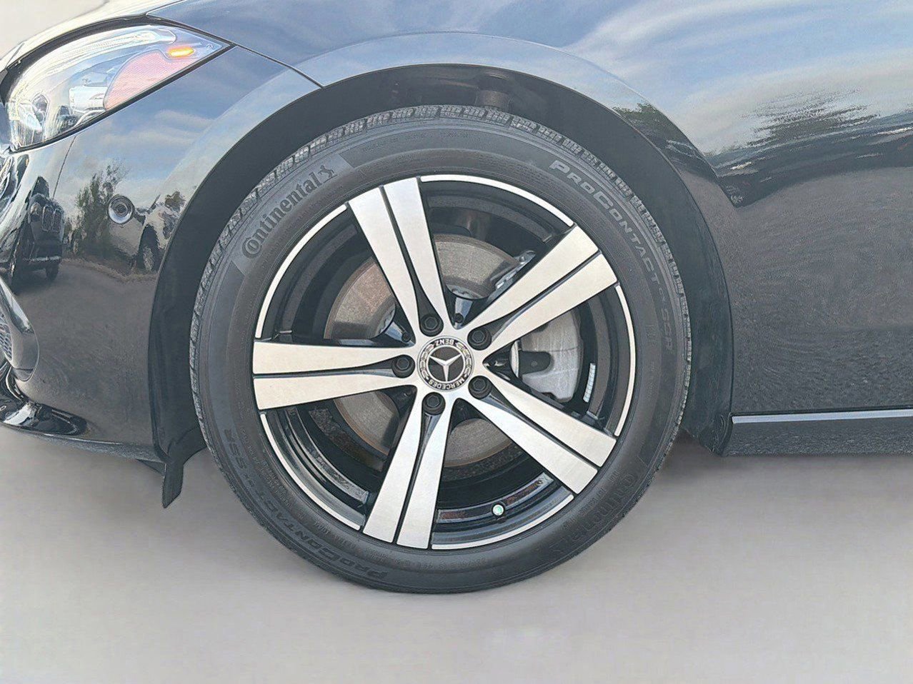 Used 2025 Mercedes-Benz C 300 Sedan image 43