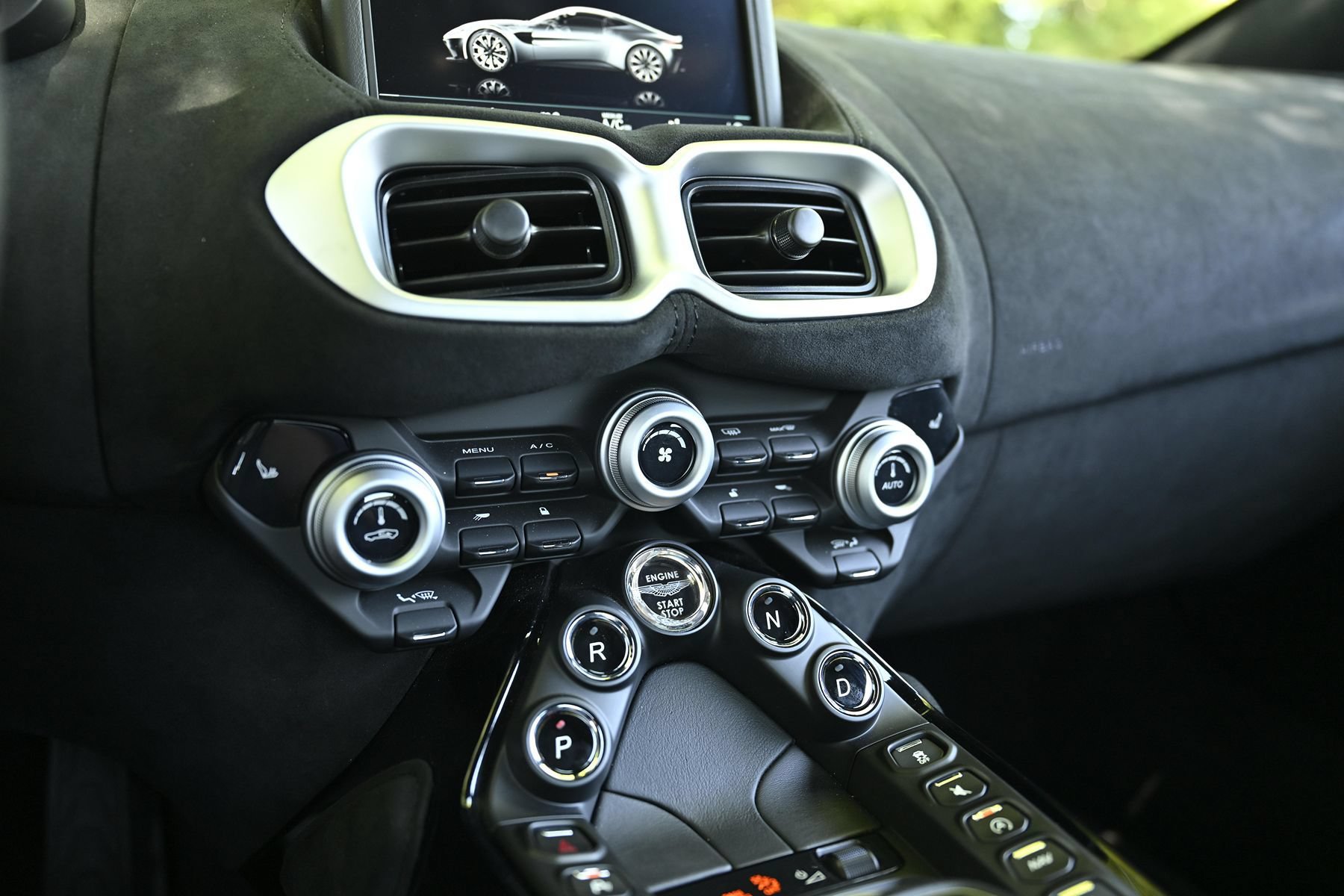 Used 2020 Aston Martin V8 Vantage Coupe RWD image 33