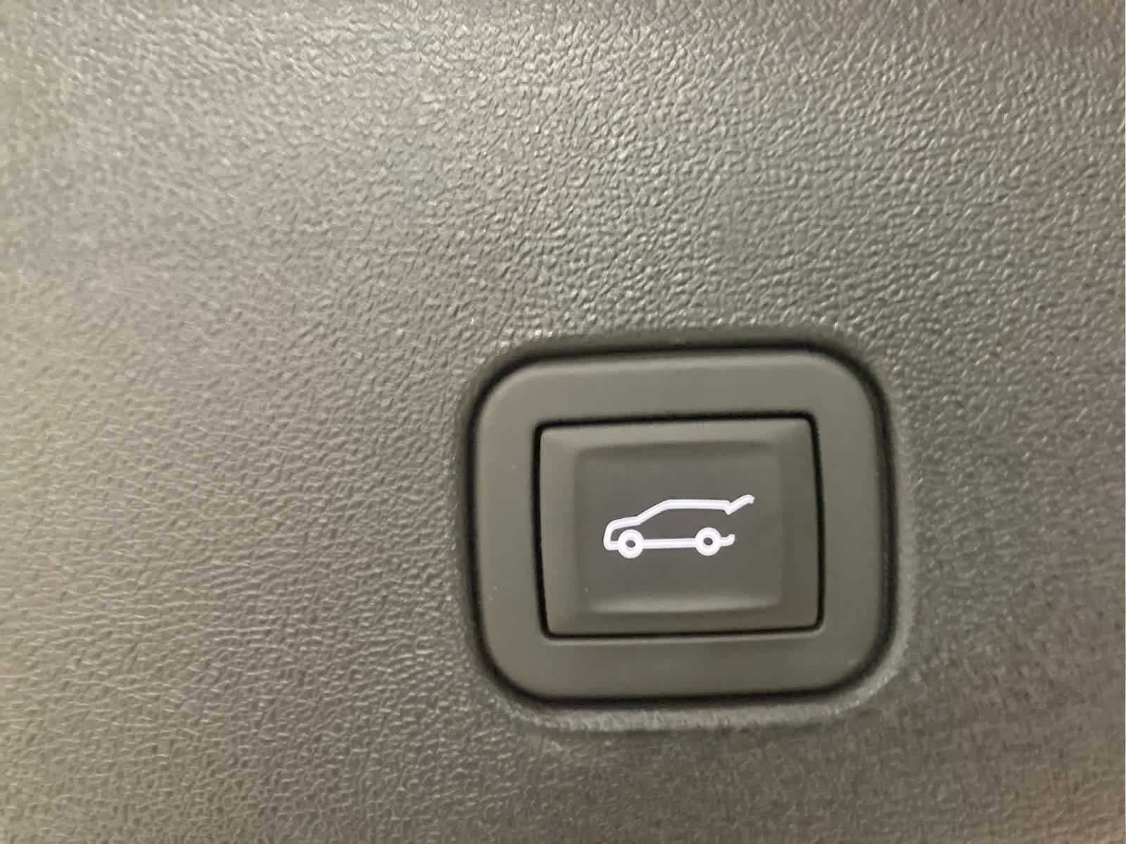 Used 2025 Cadillac Optiq Sport 2 AWD/4WD image 14