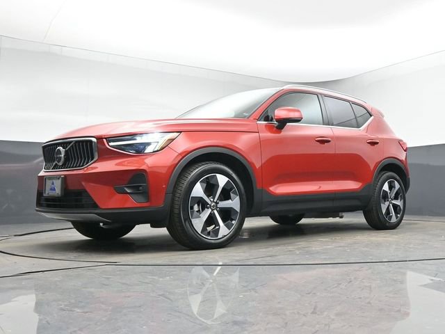 Used 2023 Volvo XC40 B4 Plus w/ Driver Assist Package FWD image 39