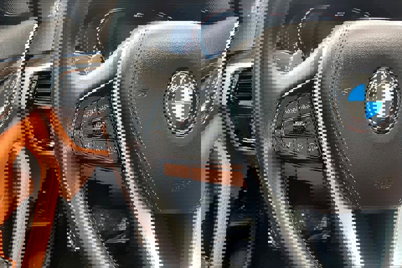 Used 2021 BMW 530e w/ Parking Assistance Package image 24