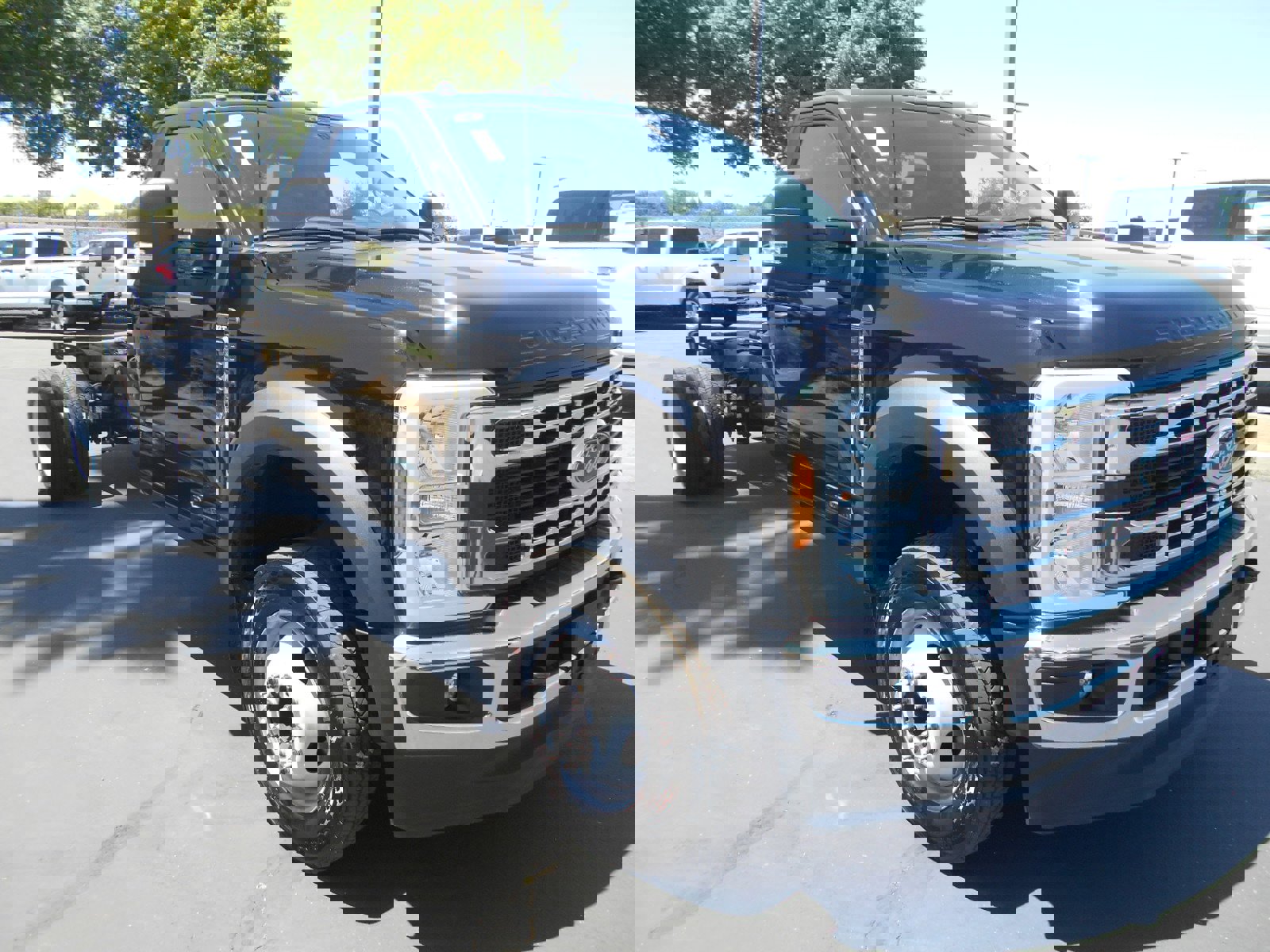 Used 2025 Ford F550 2WD Regular Cab Super Duty image 12