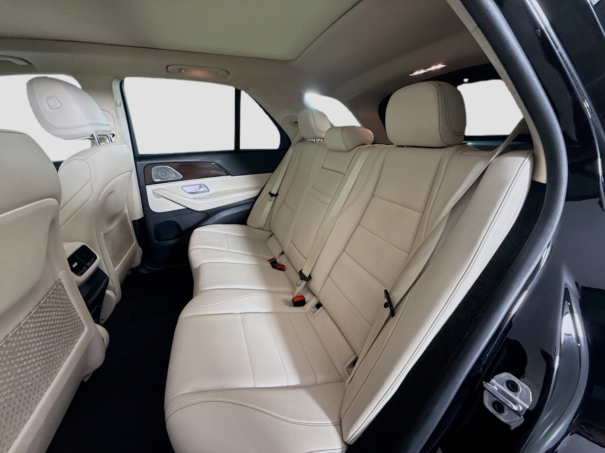 Used 2024 Mercedes-Benz GLE 450e 4MATIC w/ Warmth & Comfort Package image 25