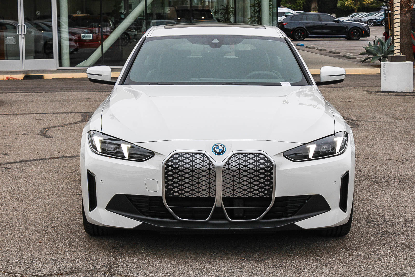 Certified 2025 BMW i4 eDrive40 RWD image 2