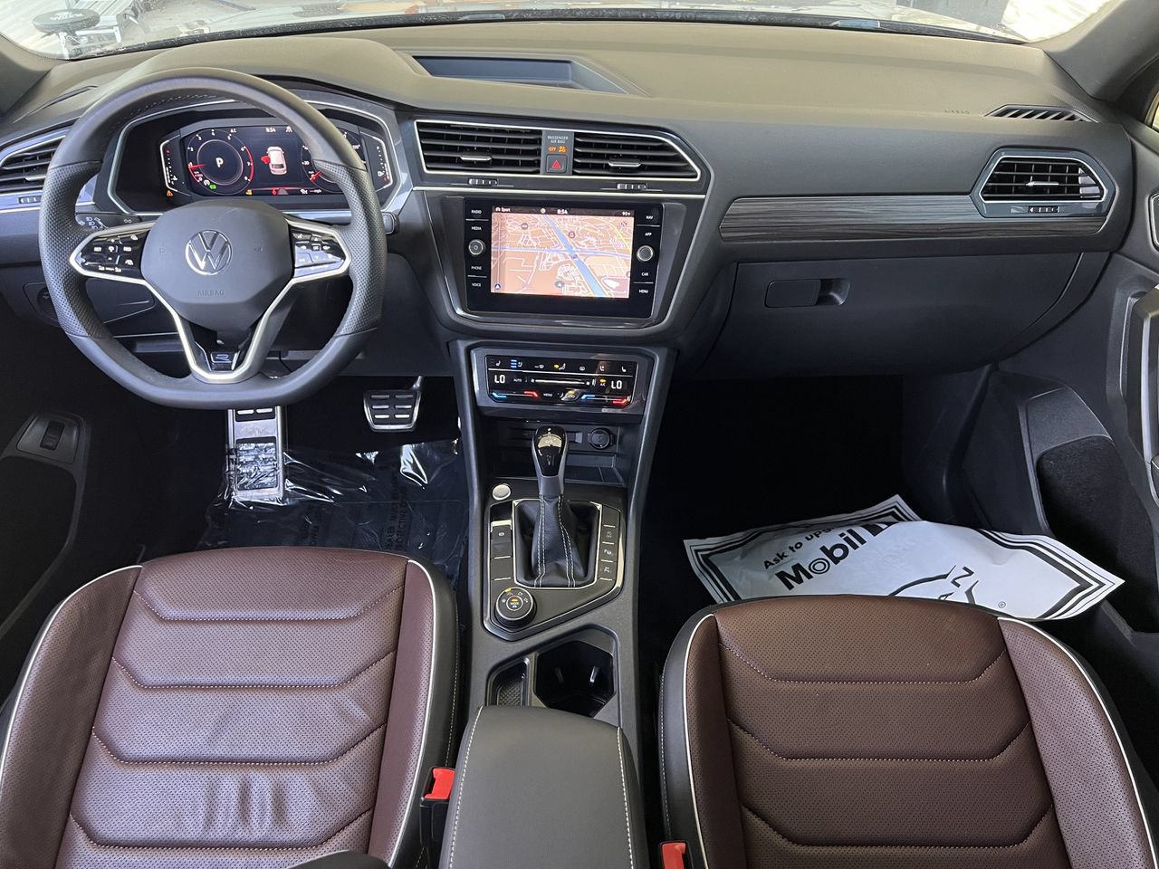 Used 2024 Volkswagen Tiguan SEL R-Line AWD/4WD image 9