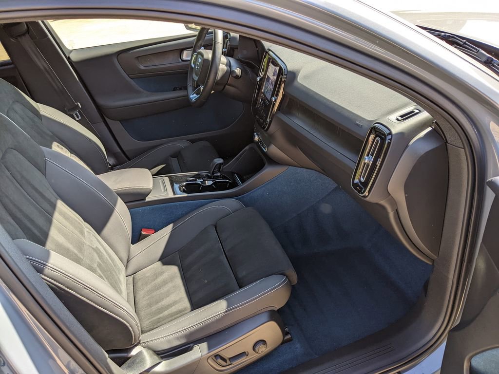 Certified 2023 Volvo C40 P8 Recharge Ultimate image 23