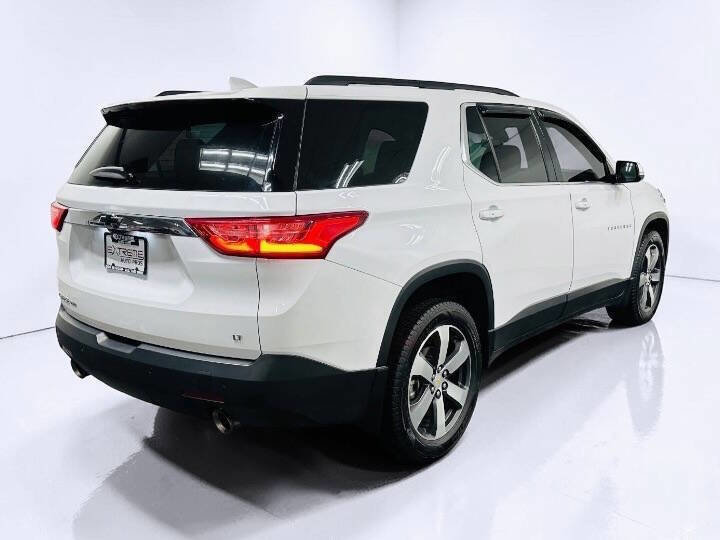 Used 2020 Chevrolet Traverse LT w/ LT Premium Package AWD/4WD image 4