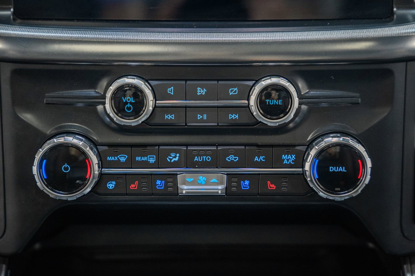 Used 2024 Ford F150 Lariat w/ Equipment Group 502A High image 31