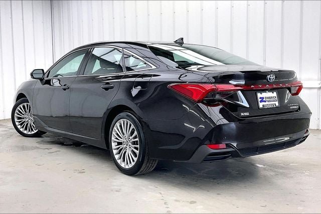 Used 2022 Toyota Avalon Limited w/ Advanced Safety Package FWD image 11