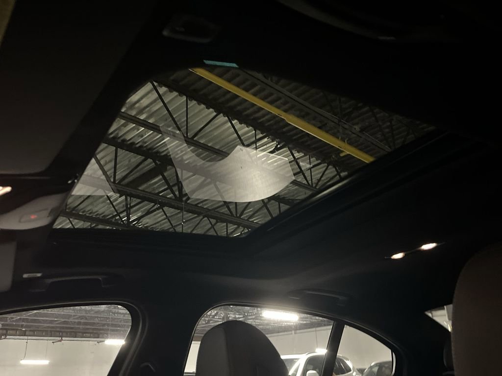 New 2025 BMW 330i xDrive Sedan w/ Convenience Package image 22