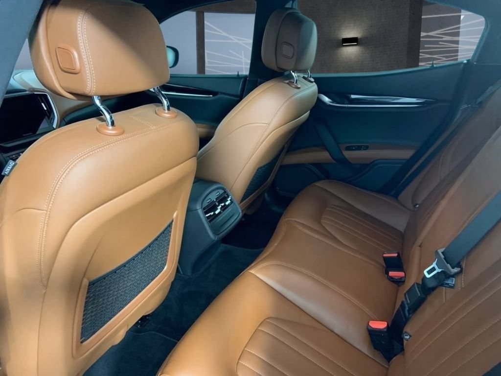 Used 2021 Maserati Ghibli RWD image 18