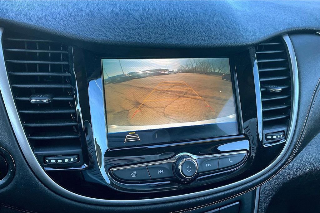 Used 2018 Chevrolet Trax LT w/ LT Convenience Package image 12