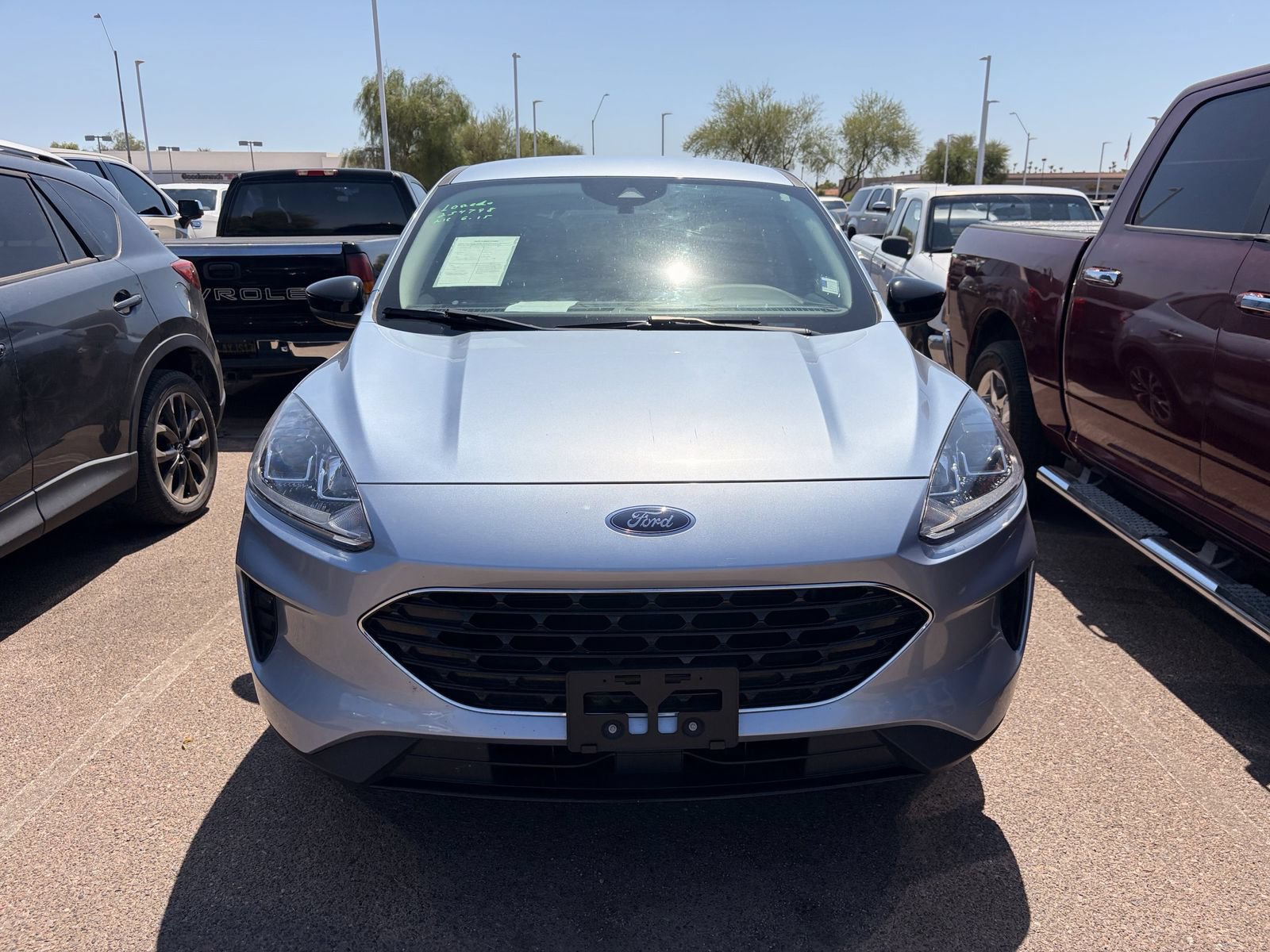 Used 2022 Ford Escape SE w/ SE Sport Appearance Package FWD image 2