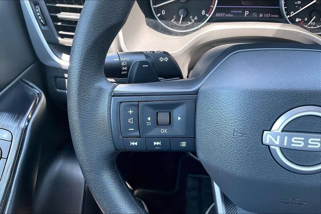 Used 2025 Nissan Rogue S FWD image 15
