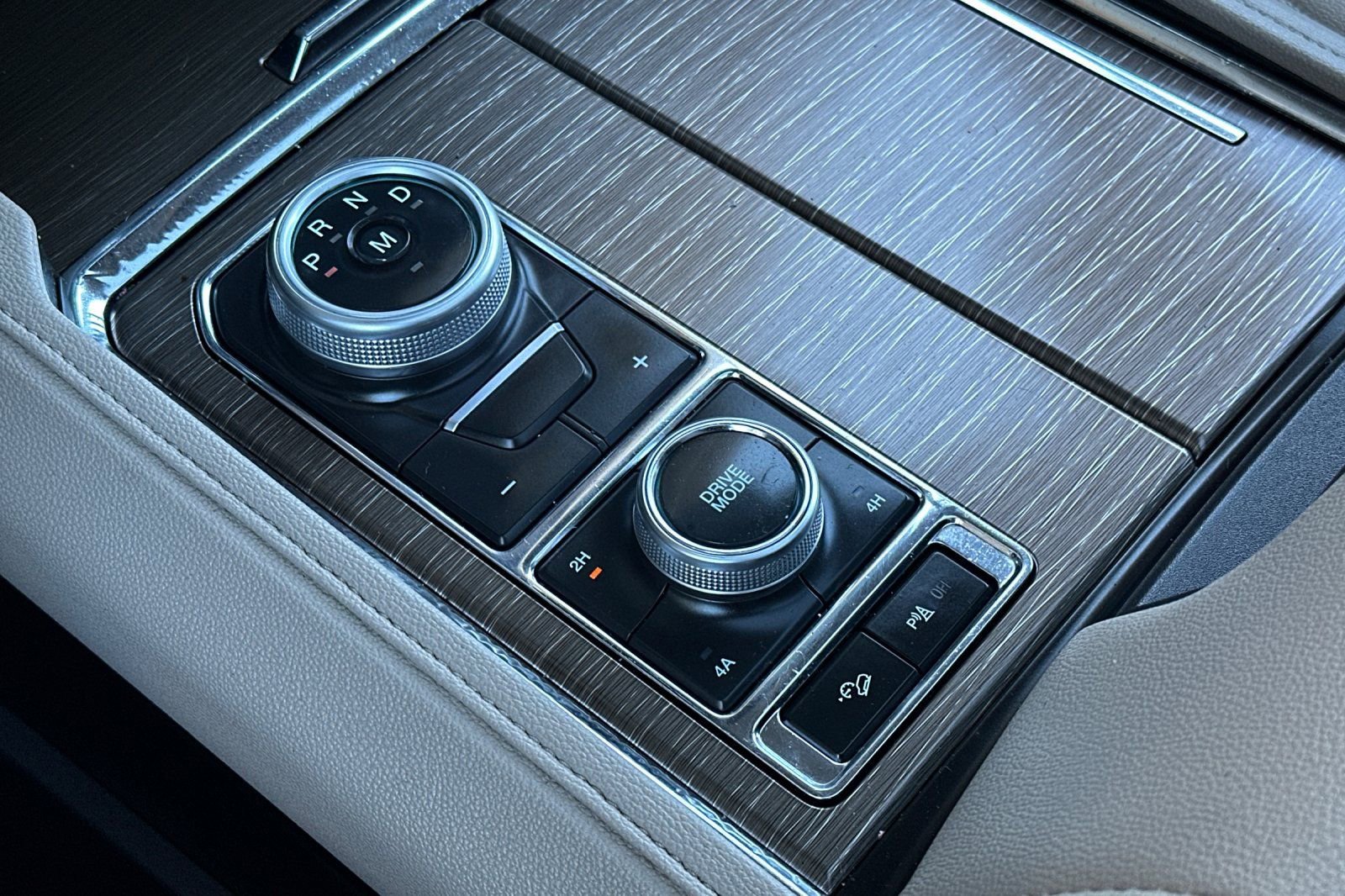Certified 2023 Ford Expedition Limited image 20