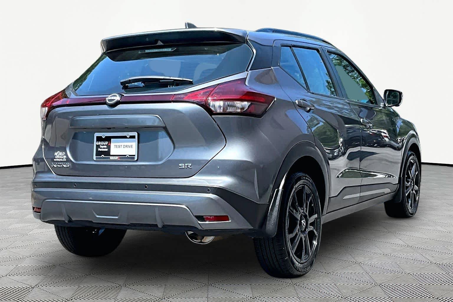Used 2023 Nissan Kicks SR w/ SR Premium Package FWD image 13