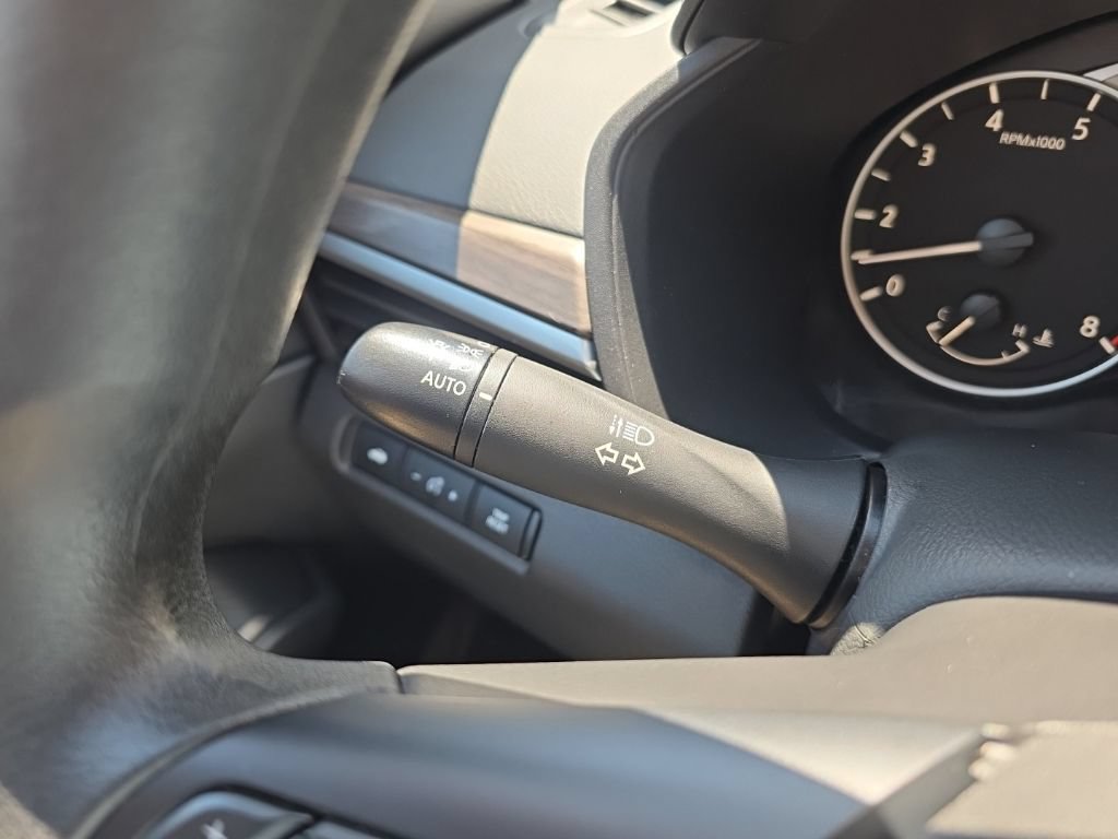 Used 2025 Nissan Altima 2.5 SV FWD image 16
