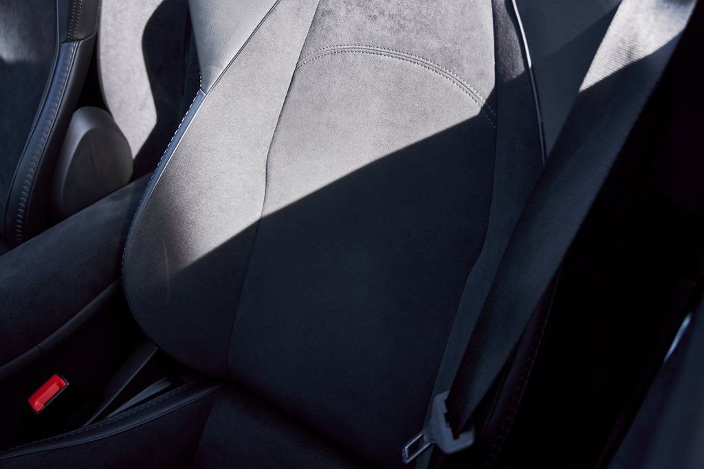 Used 2025 McLaren Artura Spider RWD image 50