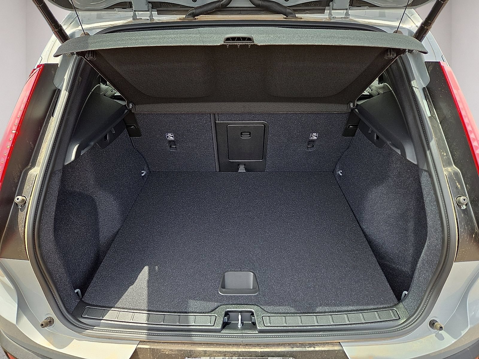 New 2026 Volvo XC40 B4 Core FWD image 13