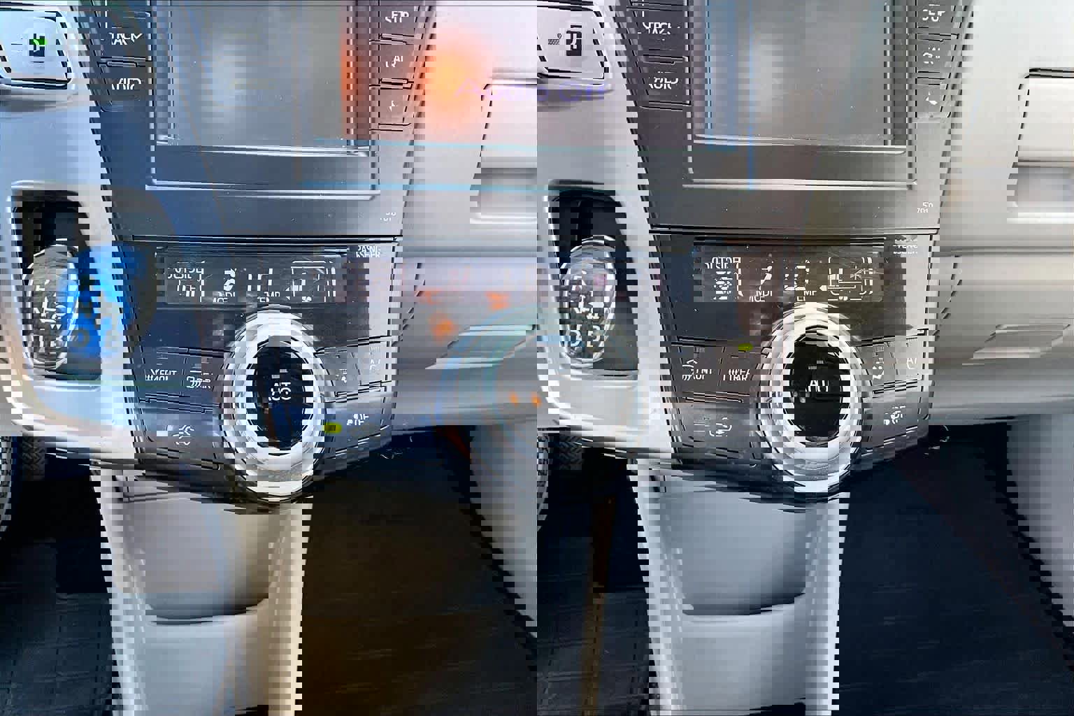 Used 2012 Toyota Prius V Two FWD image 31