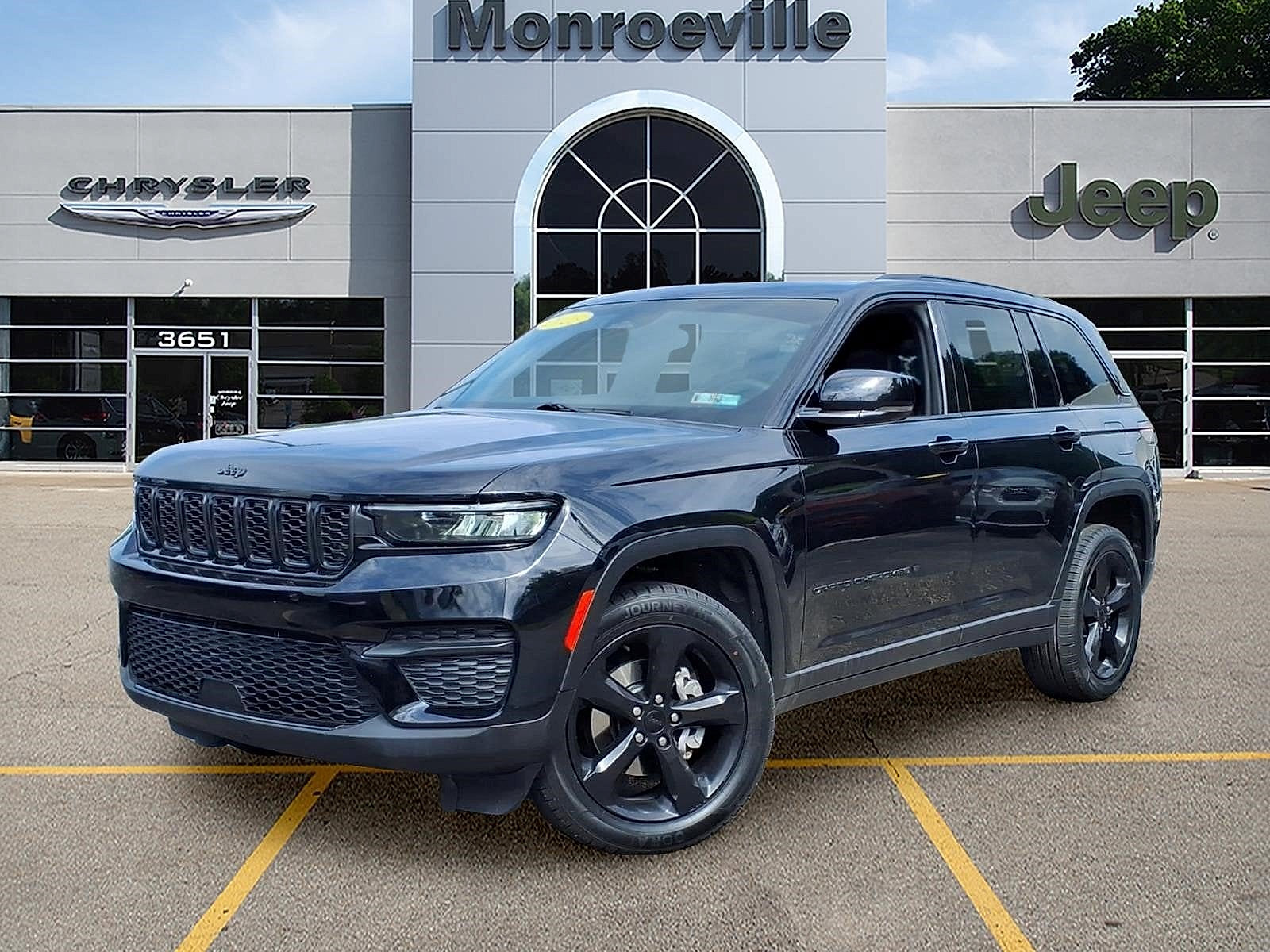 Used 2023 Jeep Grand Cherokee Altitude