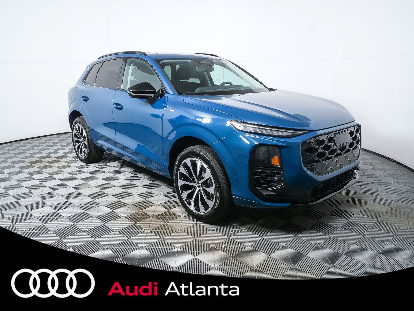 New 2026 Audi Q3 quattro 2.0T AWD/4WD image 1