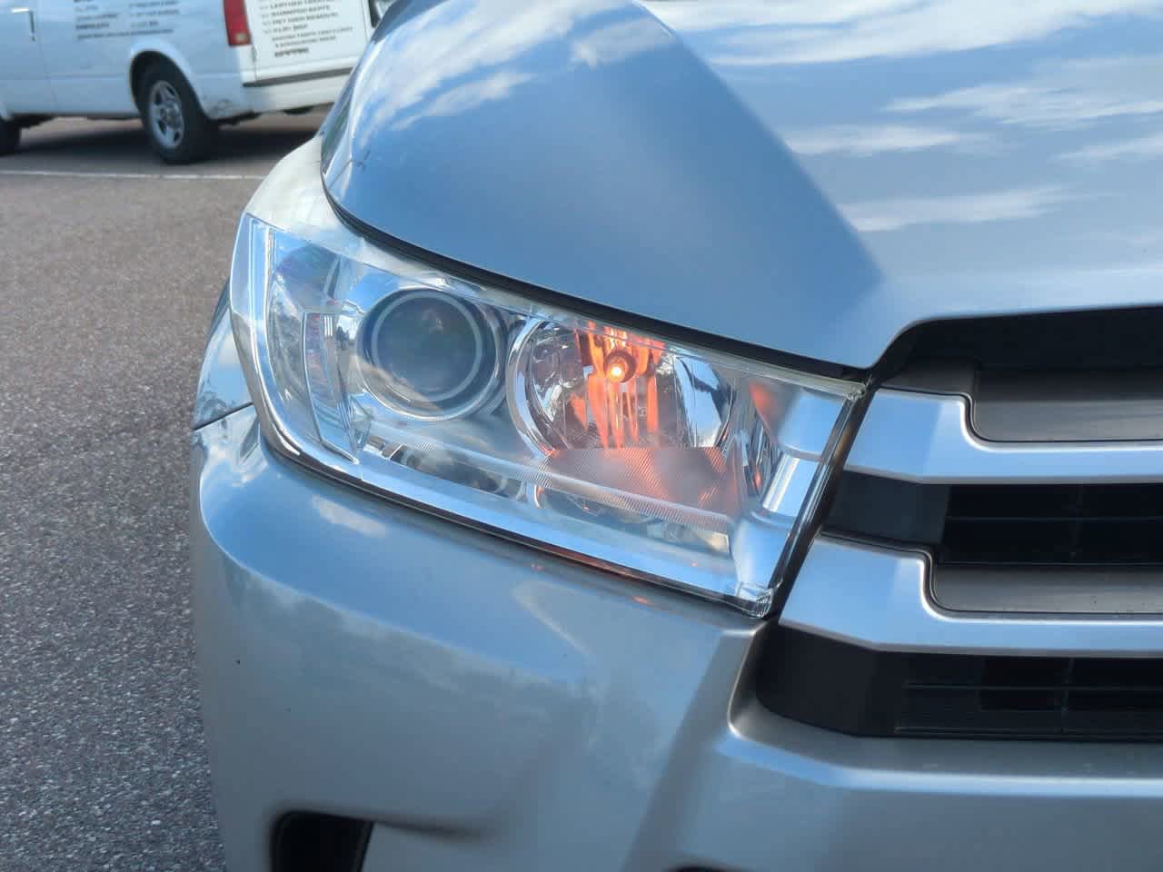 Certified 2018 Toyota Highlander LE FWD image 10