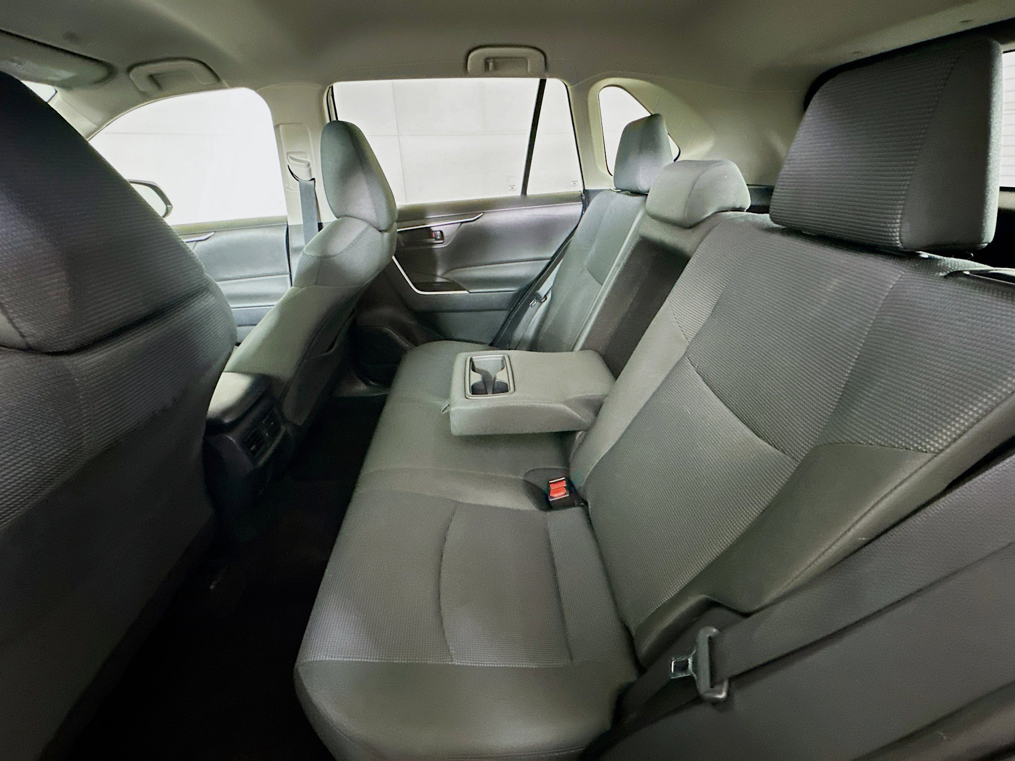 Used 2025 Toyota RAV4 LE image 27