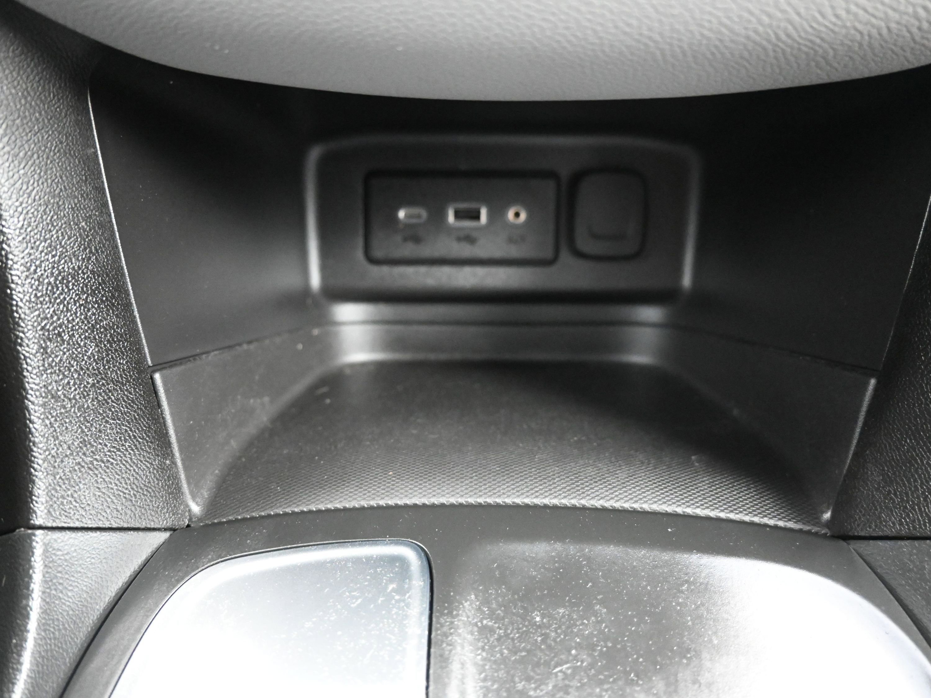 Used 2024 Chevrolet Equinox LS image 38