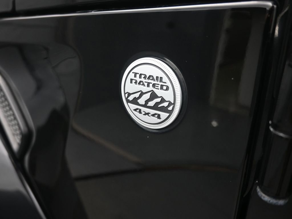 Used 2021 Jeep Gladiator Sport image 16