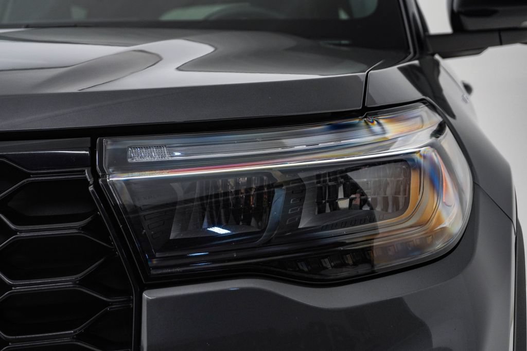 Used 2025 Ford Explorer ST-Line AWD/4WD image 7