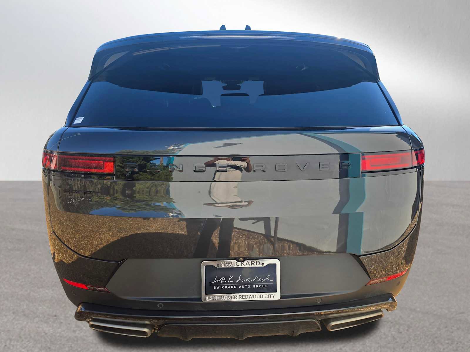 Used 2024 Land Rover Range Rover Sport SE image 4