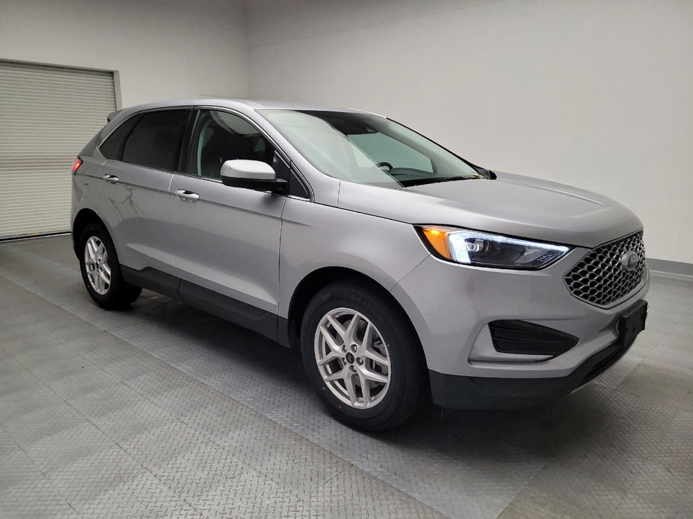 Used 2023 Ford Edge SEL image 13