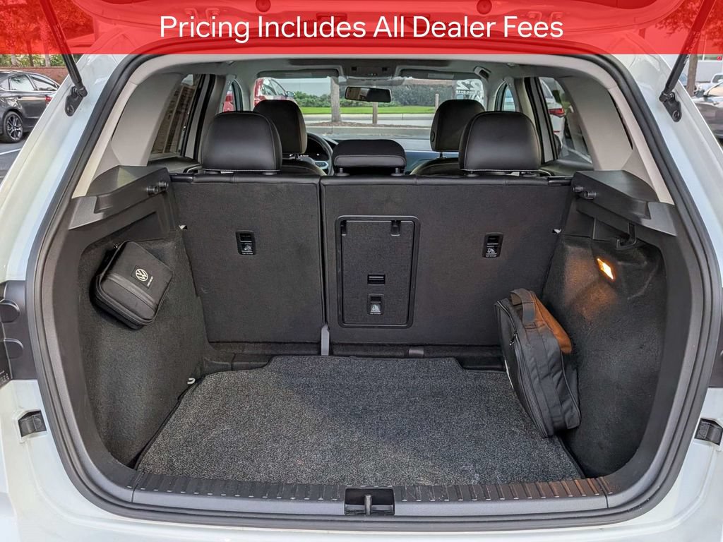 Used 2022 Volkswagen Taos SE w/ Panoramic Sunroof Package FWD image 13