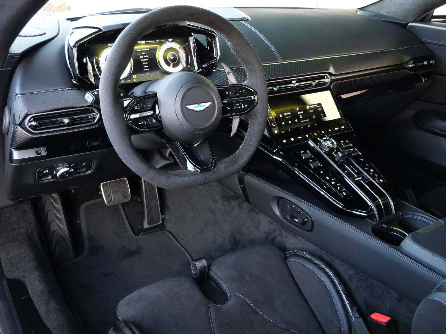 New 2026 Aston Martin V8 Vantage S RWD image 18