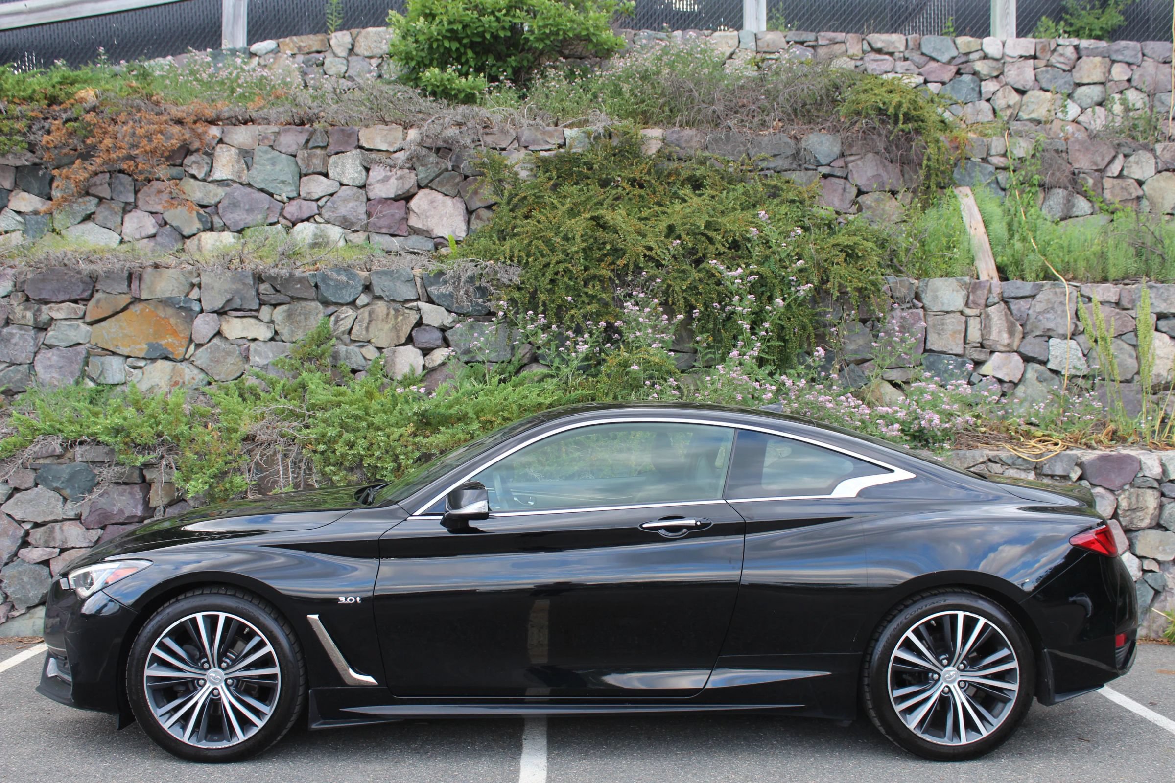 Used 2019 INFINITI Q60 3.0t Luxe w/ Essential Package AWD/4WD image 6