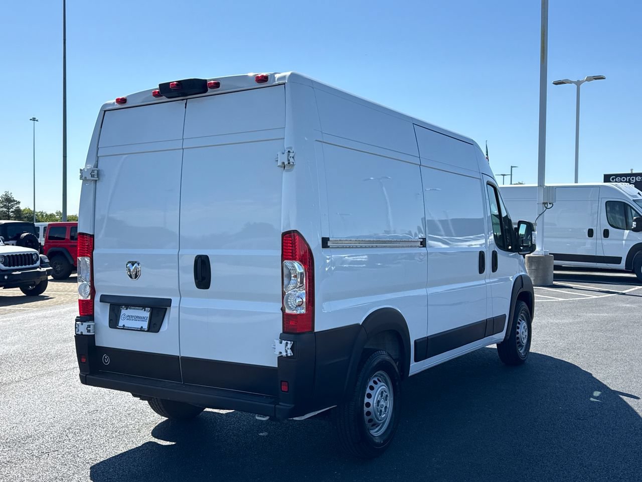 Used 2024 RAM ProMaster 2500 w/ Convenience Group FWD image 3