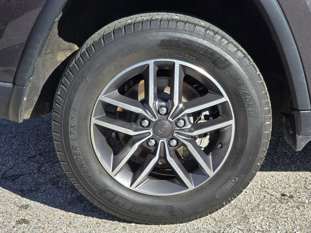 Used 2020 Jeep Grand Cherokee Laredo w/ Quick Order Package 2BN North image 14