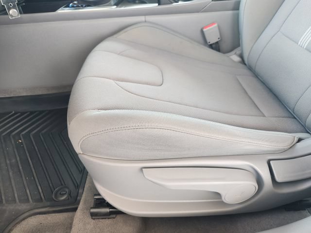 Used 2025 Hyundai Elantra SE FWD image 22
