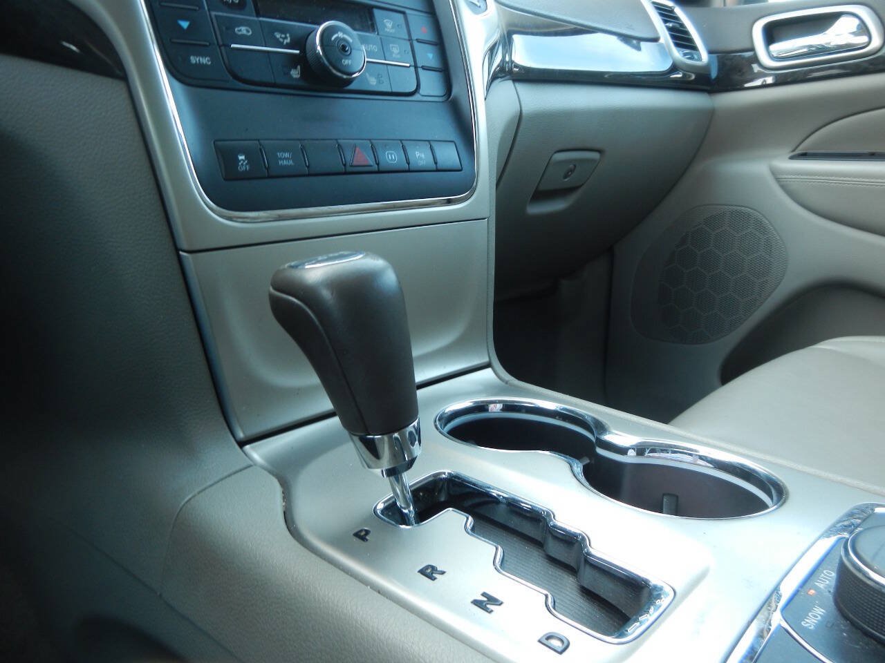 Used 2011 Jeep Grand Cherokee Laredo AWD/4WD image 39